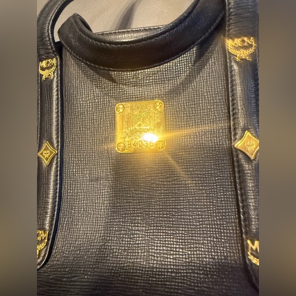 Authentic MCM Vintage Black Leather Tote Bag – Gold Logo Hardware, Classic - Picture 11 of 16